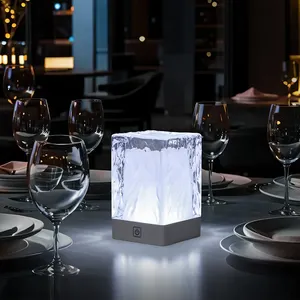 Creatieve Moderne Outdoor Indoor Restaurant Tafelverlichting Ip65 Draadloze Oplaadbare Touch Cube Crystal Led Tafellamp