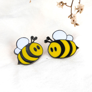Vente en gros, broche personnalisée, épingle de revers, badge en métal, <span class=keywords><strong>animal</strong></span> mignon, miel, émail abeille, épingle pour chapeau - Product Image 2