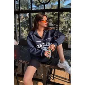 Sudadera con Capucha y Sudadera Deportiva Azul Marino con Estampado de San Diego para Mujer - Product Image 1