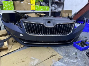 <span class=keywords><strong>Skoda</strong></span> SuperB d'<span class=keywords><strong>occasion</strong></span> 2017-2024 Haute Performance <span class=keywords><strong>RS</strong></span>/VRS Bodykit Grille en fibre de carbone plastique Accessoire arrière Mise à niveau du pare-chocs avant - Product Image 5