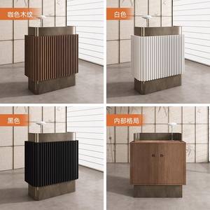 Mostrador <span class=keywords><strong>de</strong></span> Recepción para Salón <span class=keywords><strong>de</strong></span> Belleza Pequeño <span class=keywords><strong>de</strong></span> Alta Gama, Diseño Moderno, Mostrador <span class=keywords><strong>de</strong></span> Recepción Negro y Dorado, Mesa <span class=keywords><strong>de</strong></span> Conserjería - Product Image 5