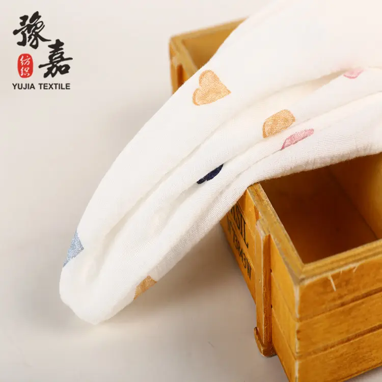 100% cotone leggero pigmento stampato doppia garza increspata mussola swaddle coperta tessuto per bambino