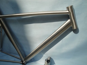 Phổ biến 700C bánh răng cố định khung xe đạp Titan - Product Image 2