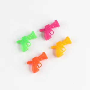 Großhandel Candy Toy Mini Gun Whistle Kapsel Ball Überraschung Ei Füllung Spielzeug Plastik pfeife aus China