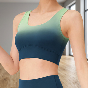 Soutien-gorge de sport sexy pour femme en polyester et élasthanne, à dégradé de couleurs, très élastique, rembourré, imprimé, respirant, réglable à l'avant - Product Image 3