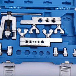 Herramienta de abocardado y conformado de 45 grados de primera calidad con yugo de acero forjado para trabajos en espacios reducidos y abocardado autocentrante - Product Image 1