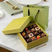 Boîte d'emballage personnalisée de luxe recyclable pour dattes, bonbons et chocolats avec poignée en corde de coton, logo estampé or, boîte cadeau en carton