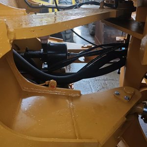 รถตักล้อยางมือสองรถตักตีนตะขาบ CAT966H หนอนผีเสื้อ - Product Image 6