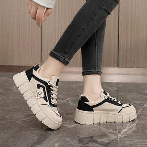 Chaussures décontractées pour femmes 2026 : Nouveaux modèles respirants à semelle épaisse et résistante à l'usure, idéales pour les étudiantes. - Product Image 3