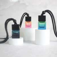 Botella de perfume para coche con tapa de madera negra de Color degradado cuadrado de 8ml, ambientador de aire, contenedor de vidrio recargable de aceite esencial