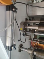 Machine de plastification compacte sans solvant pour pochettes en plastique avec moteur servo