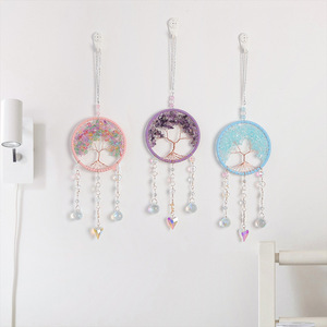 Vente en gros de carillons éoliens de luxe légers, attrape-rêves, pierre de cristal tissée à la main, décoration artistique pour la maison - Product Image 2