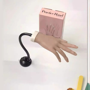 Modèle de main en silicone pour la pratique de la <span class=keywords><strong>manucure</strong></span> avec articulation flexible, main prothétique en silicone avec plaque à ongles - Product Image 2