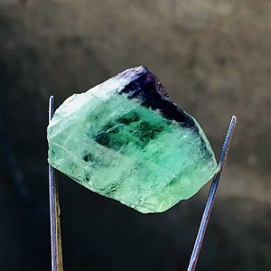 Silencio de cristal de nacimiento, fluorita rara genuina, Piedra en bruto, energía de ensueño, belleza cruda, capas vibrantes, pieza de poder resplandor espiritual - Product Image 1