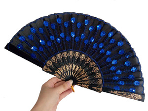 Nouvel éventail pliant de style gitan européen, en bambou écologique, peint de sequins multicolores, motif paon multicolore, idéal pour les fêtes - Product Image 2