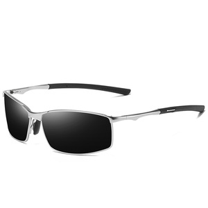 Gafas de Sol Unisex de Moda con Montura Rectangular de Aleación y Bisagras de Resorte, Lentes Fotocromáticas TAC Polarizadas con Protección UV400 y Visión Nocturna para Conducir (Hombres) - Product Image 1
