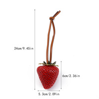 Grote hangende aardbeientasdecoratie, schattige hangende decoratie van fruit en groenten, hars-gesimuleerde aardbeienaccessoire