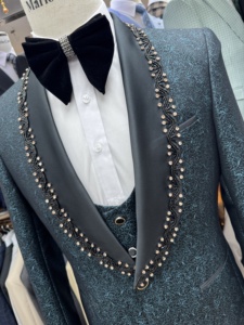 Eleganti abiti da sposa da uomo in smoking con perline di lusso 3 pezzi da sposo per occasioni speciali <span class=keywords><strong>taglie</strong></span> forti e traspiranti - Product Image 3