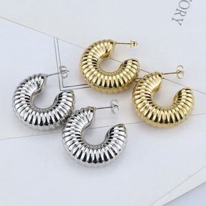 Pendientes de Aro en Forma de C Chapados en Oro para Mujer, Joyería Geométrica Gruesa de Aleación con Diseño Moderno de Rosca - Product Image 1