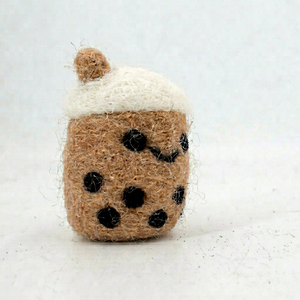 Té Boba Adorable Hecho con Fieltro Agujado con Detalles para Juego de Imitación Infantil y Decoración de Habitaciones: Comercio Justo y Hecho de Forma Ética - Product Image 6