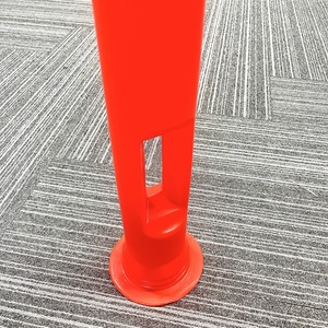PE交通安全コーン反射型デリニエーターWobblerベース道路仕切りプラスチック警告ポスト障壁