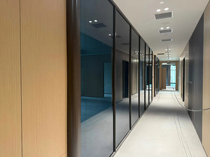 Cloison modulaire Cloison en bois Texture solide Cloison de bureau Cloison double pour intérieur de bâtiment commercial - Product Image 6