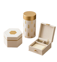Grande boîte cadeau en papier laser rose avec couvercle et base, boîte cadeau ou boîte à cadeaux pour l'emballage de cosmétiques et de vêtements