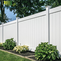 Cercas de PVC Blanco de Alta Calidad para Casas con Jardines y Césped, que Complementan Elegantemente las Vistas Rústicas del Campo