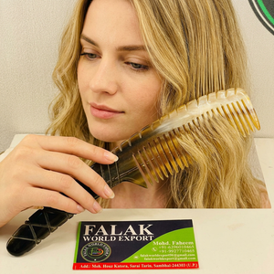 Peine de cuerno de buey auténtico de marca privada, vintage, con mango largo, de alta calidad, con dientes de cuerno de buey, de madera de sándalo, impermeable, hecho a mano. - Product Image 3