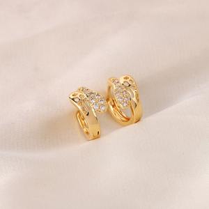 Haut de gamme 18K plaqué or Vintage Ins-style Micro-pavé cuivre oreille manchettes luxe luxe boucles d'oreilles Zircon Unique crochet conception - Product Image 4