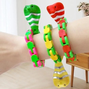 Creativo anillo de mano cambiable serpiente juguete alivio del estrés plástico punta del dedo peonza para niños - Product Image 5