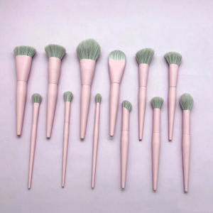 YRX 12PCS Pink Luxury Makeup Brush Set Oem Custom Private Label Fluffy Makeup Brushes Set With Synthetic Fibers - Product Image 6