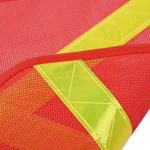 Bandera de Seguridad de Malla de PVC Personalizada de Doble Cara para Camiones, Color Naranja, con Cinta Reflectante - Product Image 4