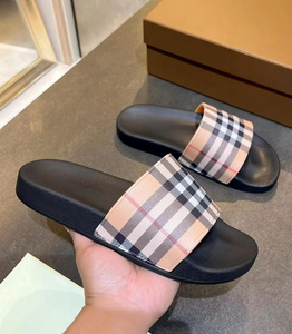 2026 Ciabatte Scandal di Tendenza con LOGO Personalizzato, <span class=keywords><strong>Scarpe</strong></span> da <span class=keywords><strong>Spiaggia</strong></span> di Alta Qualità, Stile Casual a Quadri per Uomo e <span class=keywords><strong>Donna</strong></span> - Product Image 3