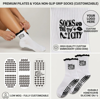 Chaussettes de Pilates personnalisées Pialtes Studio, design estival, jolies chaussettes antidérapantes avec broderie à volants