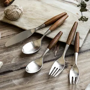 柚木日本餐具厨具刀叉勺子餐具带木柄和18/8不锈钢餐具套装