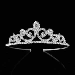 BELLE WORLD <span class=keywords><strong>Couronne</strong></span> <span class=keywords><strong>de</strong></span> Princesse Style Tiara pour Filles, Bandeau Cheveux en Alliage <span class=keywords><strong>de</strong></span> Cristal, Peigne à Cheveux pour Fête, Anniversaire, <span class=keywords><strong>Mariage</strong></span>, Accessoires Cheveux - Product Image 6