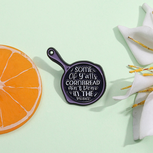 Broches en émail en forme de <span class=keywords><strong>machine</strong></span> <span class=keywords><strong>à</strong></span> dessin animée, broche en métal, <span class=keywords><strong>machine</strong></span> <span class=keywords><strong>à</strong></span> coudre, téléphone, appareil photo, <span class=keywords><strong>machine</strong></span> <span class=keywords><strong>à</strong></span> <span class=keywords><strong>écrire</strong></span>, règle, badge, bijoux en gros - Product Image 2