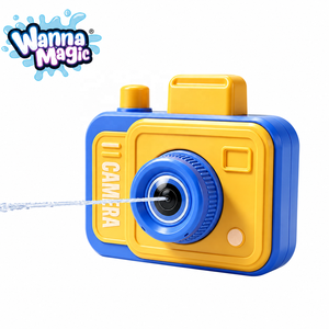 Pistolet à eau double face Wanna Magic avec caméra cachée, design à action inversée en plastique, pour l'extérieur - Product Image 1