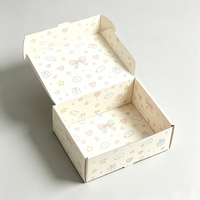 Boîte pliante carrée en carton ondulé kraft imprimé en couleur avec logo personnalisé, pelliculage mat, pour emballage cadeau et expédition par courrier aérien