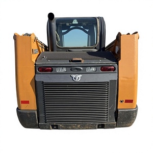 Cargadora compacta usada Case TR310B disponible con el accesorio o cucharón original que viene con la máquina. - Product Image 3