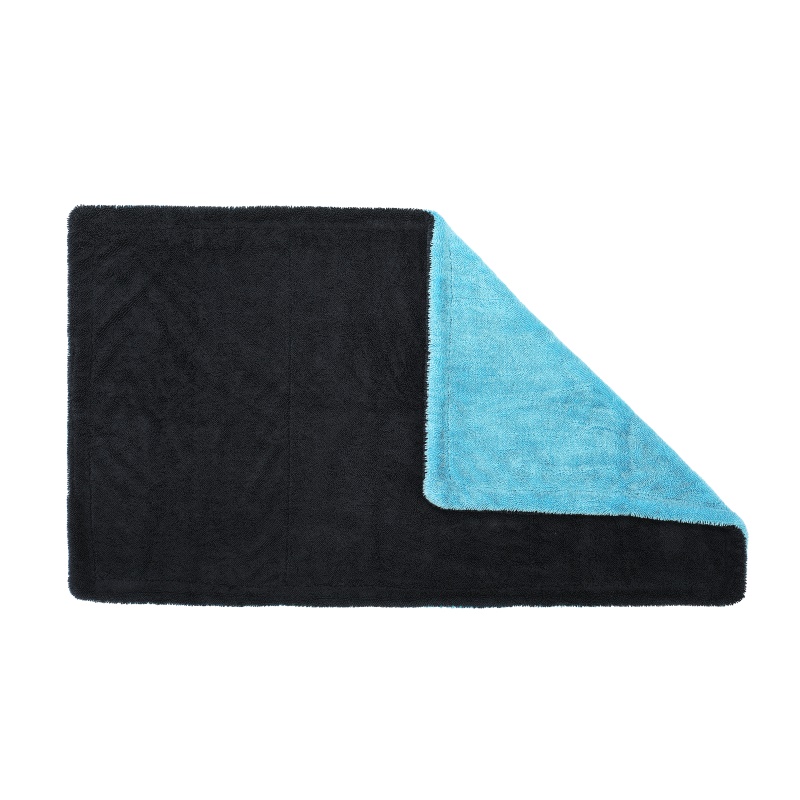 Noir et bleu cyan