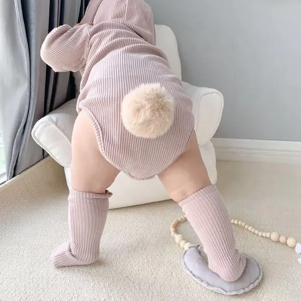 Setelan Katun Bergaris Musim Semi Easter Kelinci Set 3 Potong untuk Bayi dan Balita Set Kaus Kaki Telinga Kelinci Bodysuit Bayi