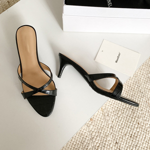 Sandales d'été pour femmes 2026 en cuir effet croco à brides croisées, bout rond, <span class=keywords><strong>talon</strong></span> moyen <span class=keywords><strong>6</strong></span> <span class=keywords><strong>cm</strong></span>, à enfiler, pour usage quotidien - Product Image 3