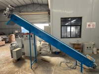 Usine de production de savon de lessive entièrement automatique à commande PLC, entraînée par moteur, à haut rendement, 200 kg/h - 1000 kg/h, pour savon en barre commercial