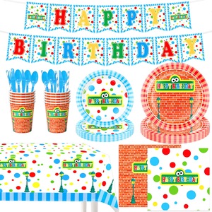 Articles de fête d'anniversaire sur <span class=keywords><strong>le</strong></span> thème de <span class=keywords><strong>la</strong></span> série télévisée Big Bird, comprenant des assiettes en papier, des gobelets, une nappe et une bannière pour les événements de célébration des enfants - Product Image 1
