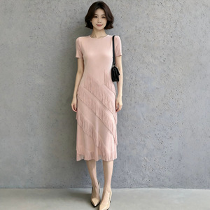 Robe longue plissée style Miyake pour <span class=keywords><strong>femme</strong></span>, taille unique, prête à être expédiée, à haute élasticité, avec franges à pampilles superposées diagonales - Product Image 1