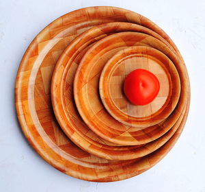 Ensemble de bols et assiettes en bois naturel de 14 pouces, durables, écologiques, fabriqués à la main, couleur naturelle, option de logo personnalisé, emballage sécurisé pour l'exportation directe d'usine - Product Image 5