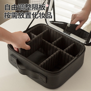 กระเป๋าแต่งหน้าอเนกประสงค์พร้อมกระจกและไฟ กระเป๋าเครื่องสำอางแบบขยายได้สำหรับการเดินทางและจัดเก็บที่บ้าน วัสดุพีวีซีสีพื้น - Product Image 4