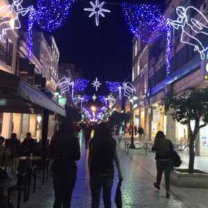 Luces navideñas decorativas para exteriores con diseño de calle iluminada con LED, clasificación IP65, para paisajismo navideño. - Product Image 1